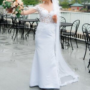 Elegant White Lace Wedding Dress